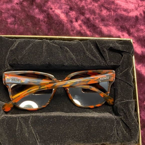 Kenzo 100% authentic sunglasses. No scratches. In excellent condition. main image 5
